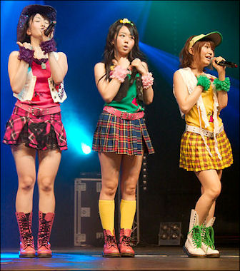 20111108-Wiki C AKB48 at  Japan Expo 2010 2.jpg